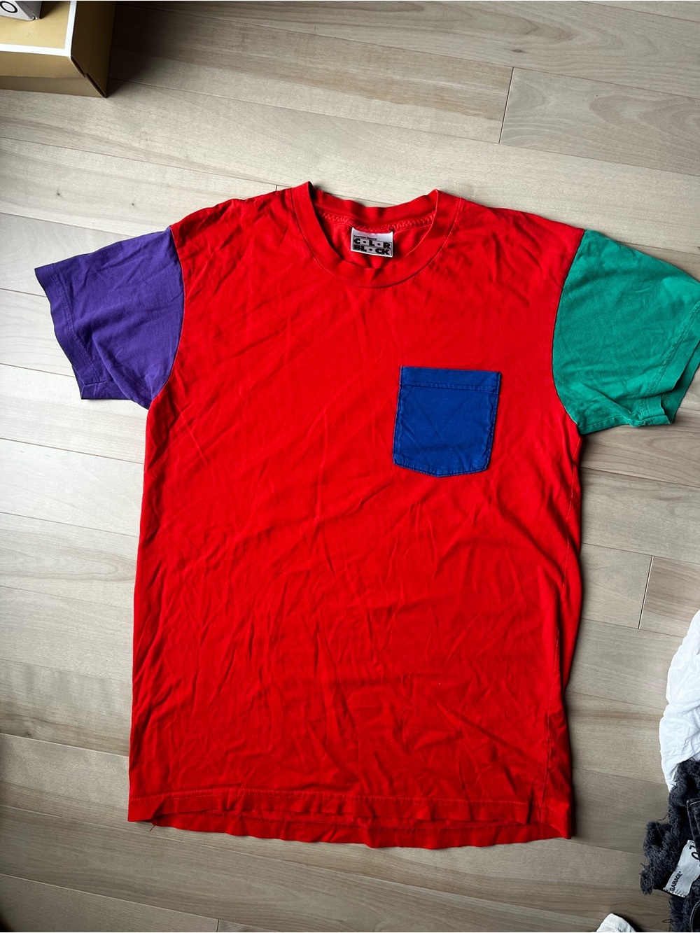 American apparel T-shirt ( no size tag )